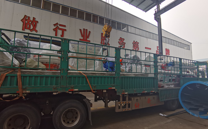 高考進(jìn)行時(shí)，金格瑞木屑顆粒機(jī)發(fā)貨時(shí).jpg